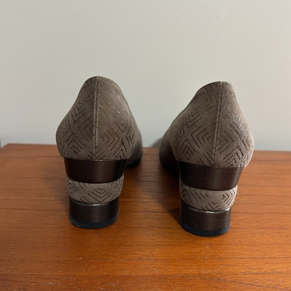 SALVATORE FERRAGAMO Suede Brown Leather Square Toe Pumps - Picture 5 of 9